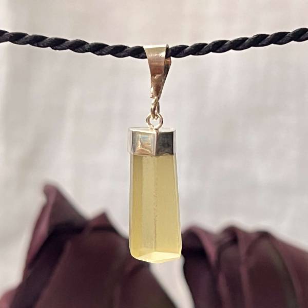 Lemon quartz pendant