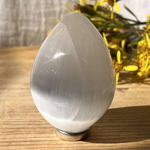 a white selenite egg