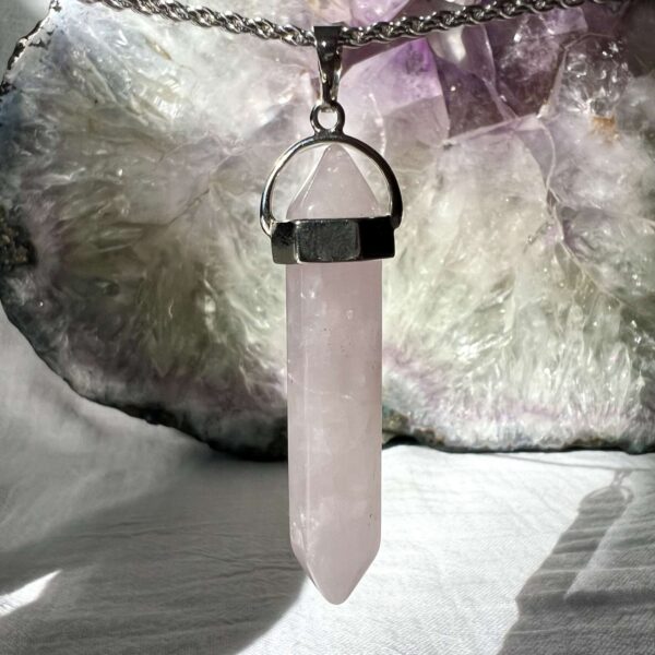 rose quartz pendant