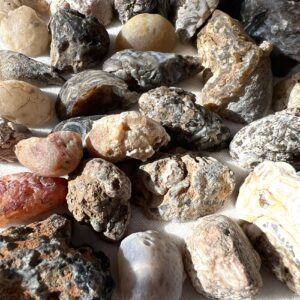 part polished natural quartz geodes