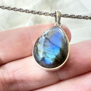 labradorite pendant