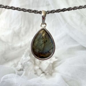 labradorite pendant