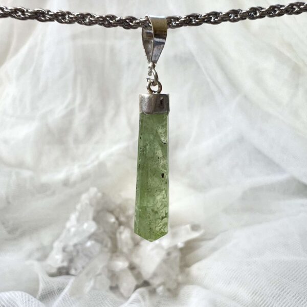 peridot pendant green crystal necklace single gemstone semi-precious gems heart chakra healing jewellery