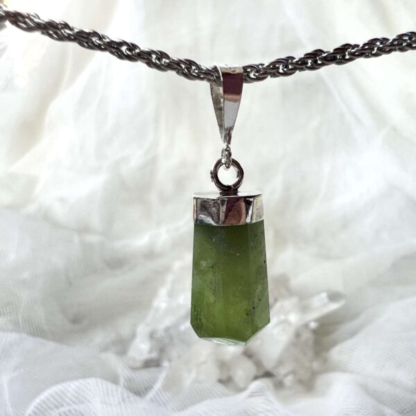 peridot pendant green crystal semi precious gemstone necklace crystal jewellery healing gems