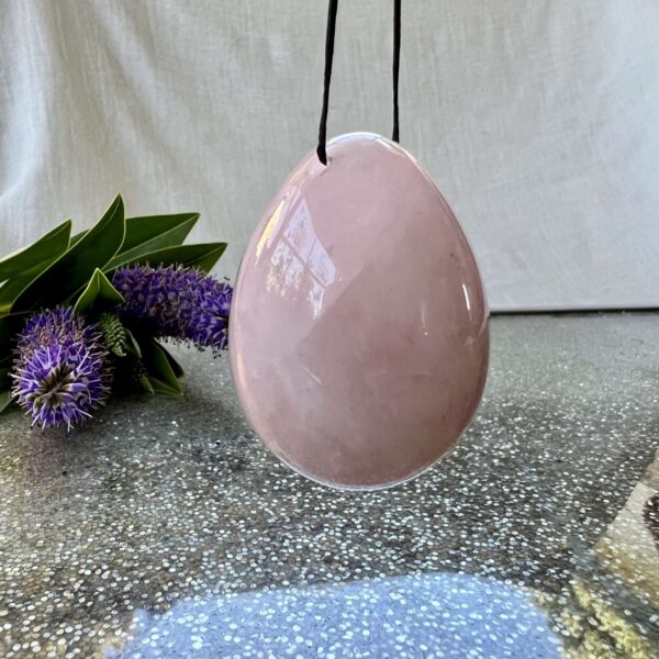 Rose quartz yoni egg - Image 2