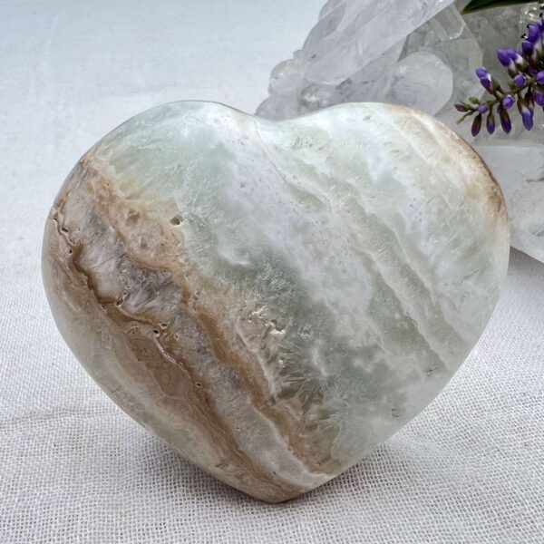 Caribbean calcite heart - Image 2