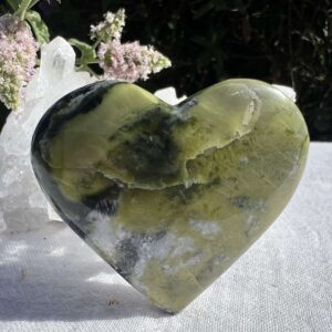 serpentine heart natural mineral Himalayan crystal mineral carving online crystal shop NZ Aotearoa