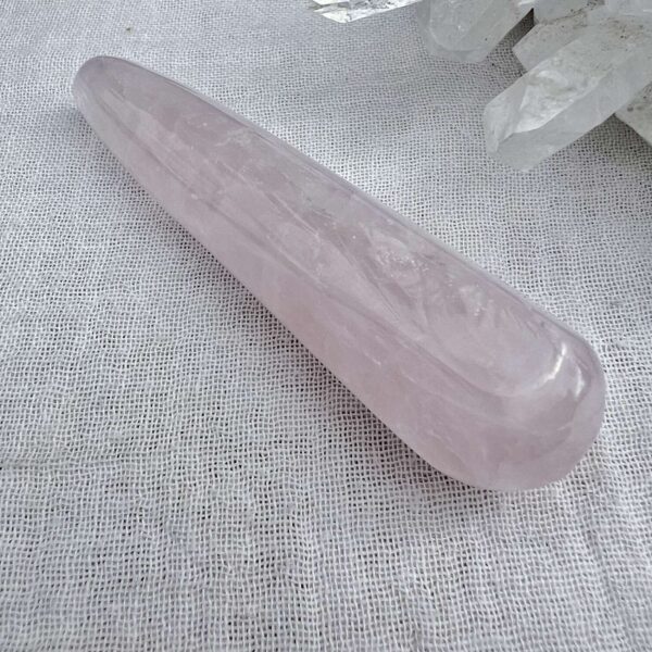 Rose quartz massage wand - Image 2