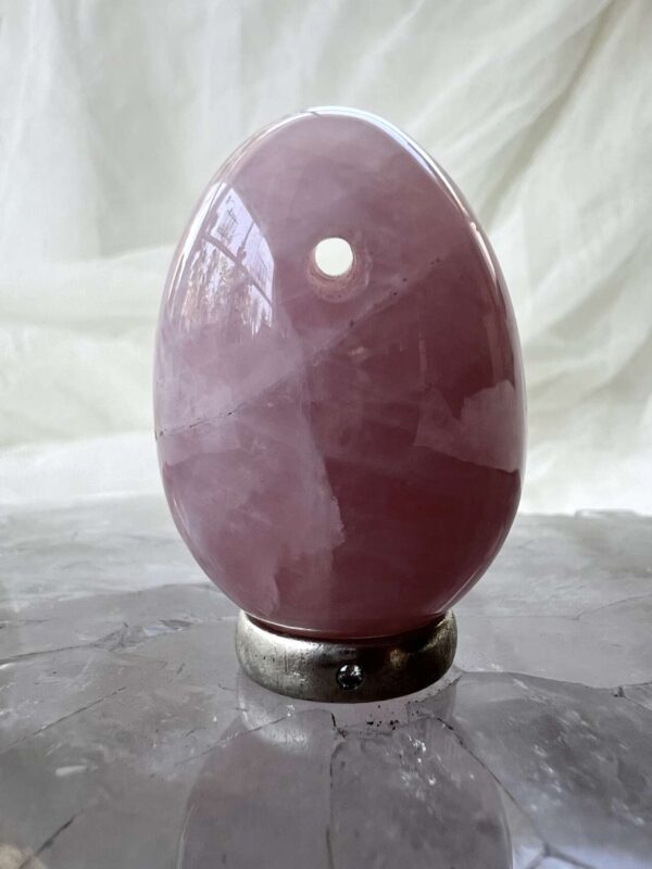 Rose quartz yoni egg - Image 2