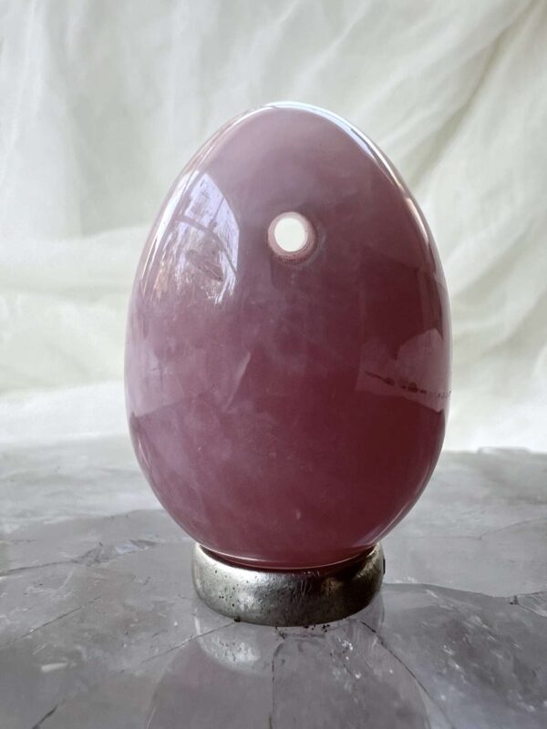 Rose quartz yoni egg - Image 4